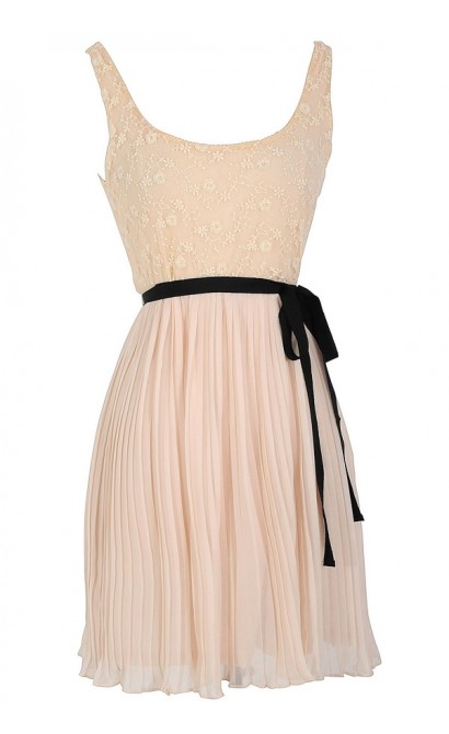 Lace Top Pleated Chiffon Dress With Fabric Sash in Cream
